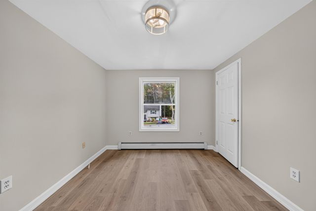 49 Ledgeview Drive, Rochester, NH 03839