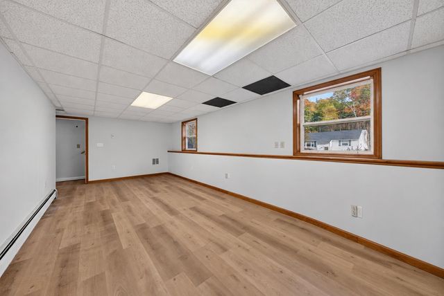 49 Ledgeview Drive, Rochester, NH 03839