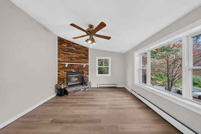 49 Ledgeview Drive, Rochester, NH 03839