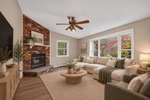 49 Ledgeview Drive, Rochester, NH 03839