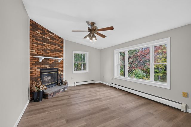 49 Ledgeview Drive, Rochester, NH 03839