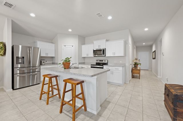 806 Peighton Court, Cleburne, TX 76033