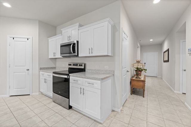 806 Peighton Court, Cleburne, TX 76033