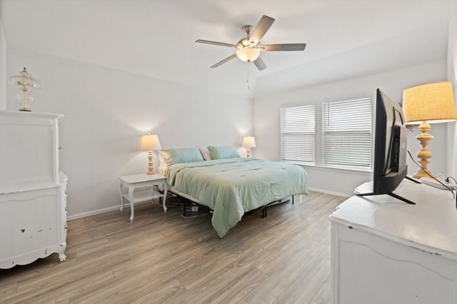 806 Peighton Court, Cleburne, TX 76033