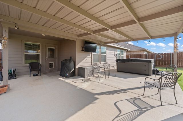 806 Peighton Court, Cleburne, TX 76033