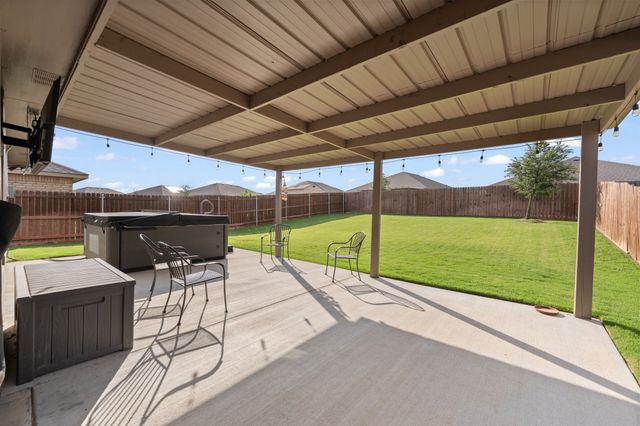 806 Peighton Court, Cleburne, TX 76033