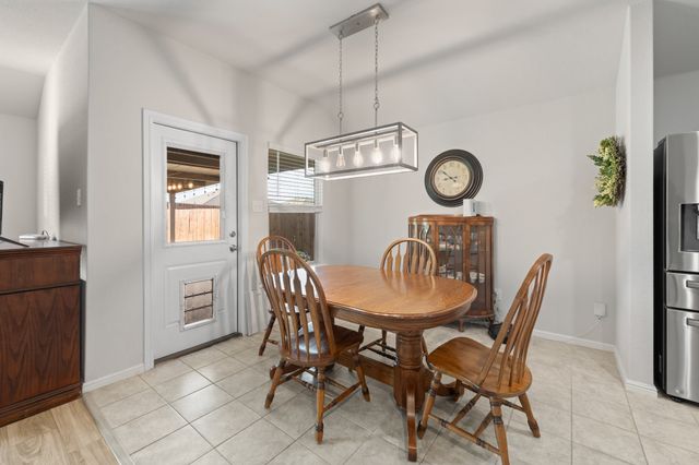 806 Peighton Court, Cleburne, TX 76033