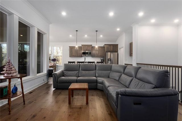 6615 NW 107th Court, Kansas City, MO 64154