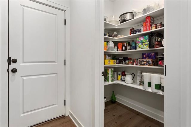 6615 NW 107th Court, Kansas City, MO 64154