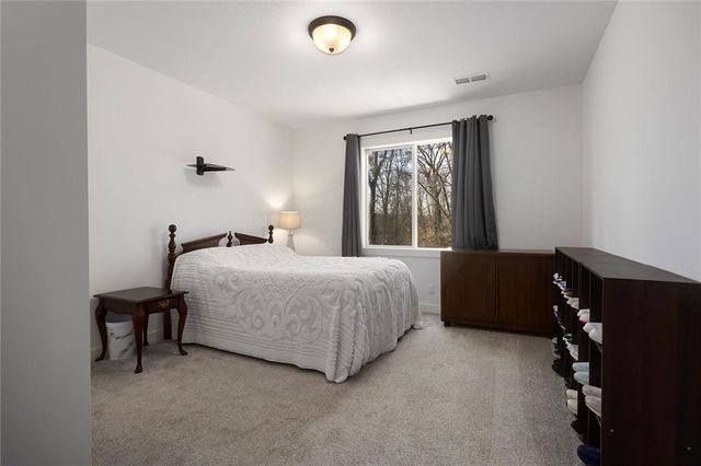 6615 NW 107th Court, Kansas City, MO 64154