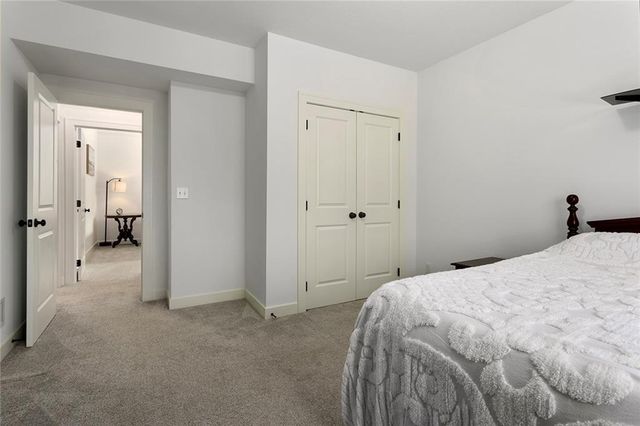 6615 NW 107th Court, Kansas City, MO 64154