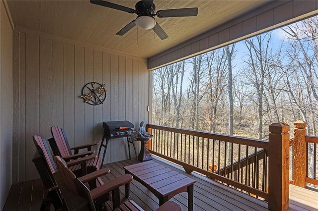 6615 NW 107th Court, Kansas City, MO 64154