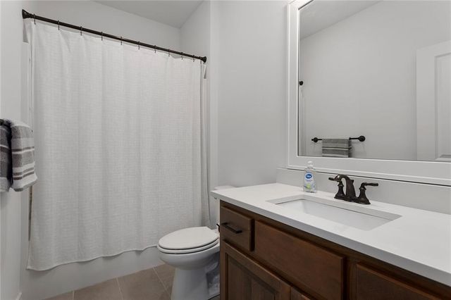 6615 NW 107th Court, Kansas City, MO 64154