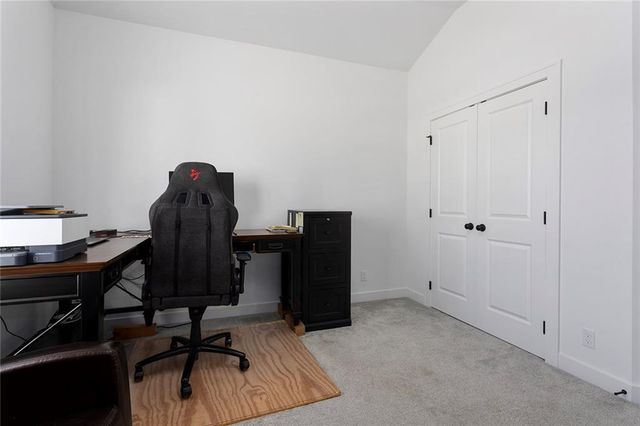 6615 NW 107th Court, Kansas City, MO 64154