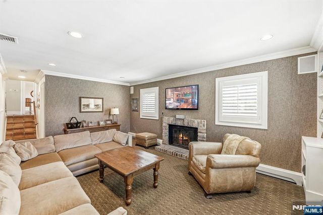 12 Wildwood Drive, North Caldwell, NJ 07006
