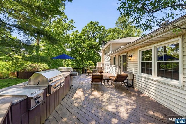 12 Wildwood Drive, North Caldwell, NJ 07006