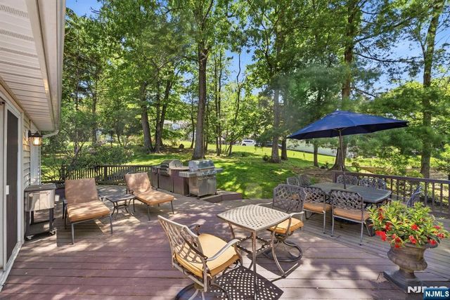 12 Wildwood Drive, North Caldwell, NJ 07006