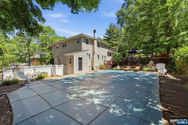 12 Wildwood Drive, North Caldwell, NJ 07006