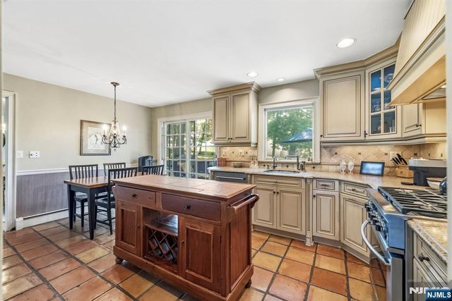 12 Wildwood Drive, North Caldwell, NJ 07006