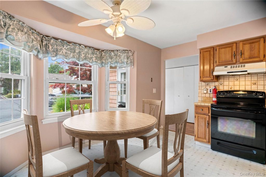17 Revere Drive, Sayville, NY 11782 — photo 4