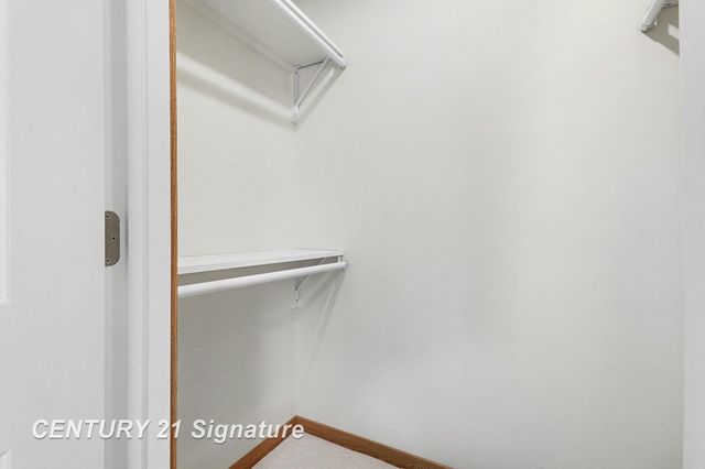 8483 N River Rock Drive, Freeland, MI 48623