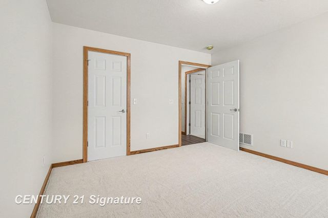 8483 N River Rock Drive, Freeland, MI 48623