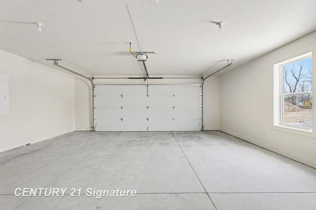 8483 N River Rock Drive, Freeland, MI 48623