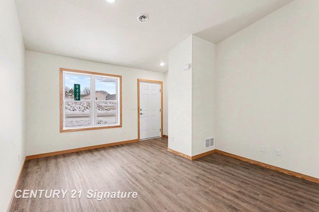 8483 N River Rock Drive, Freeland, MI 48623