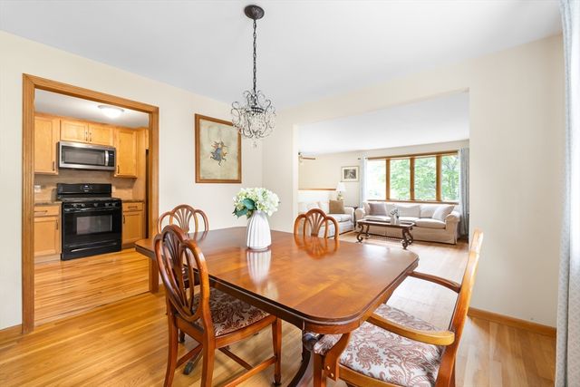 31 Robert Rd, Holliston, MA 01746