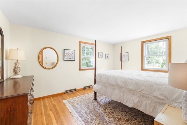 31 Robert Rd, Holliston, MA 01746