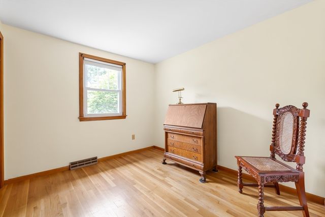 31 Robert Rd, Holliston, MA 01746