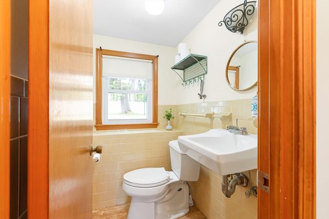 31 Robert Rd, Holliston, MA 01746