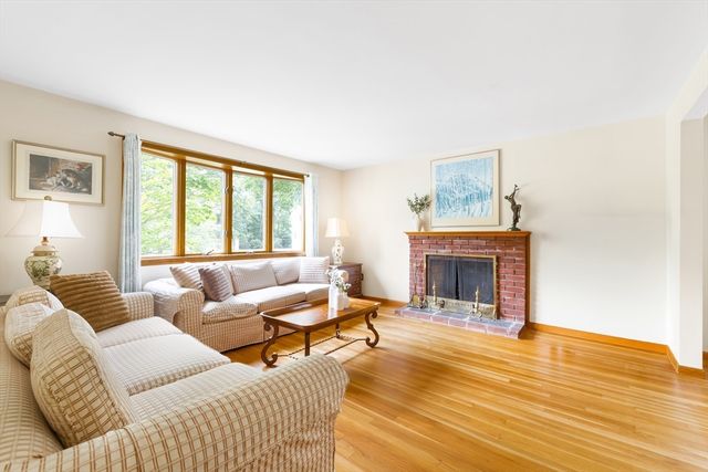 31 Robert Rd, Holliston, MA 01746
