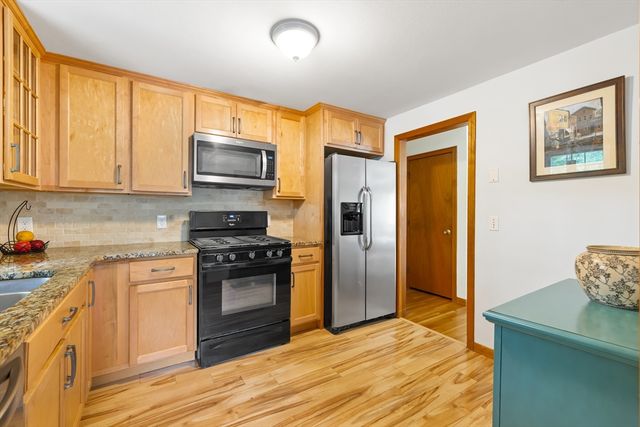 31 Robert Rd, Holliston, MA 01746