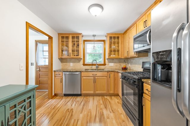 31 Robert Rd, Holliston, MA 01746