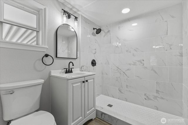 7701 Hardeson Road #37, Everett, WA 98203