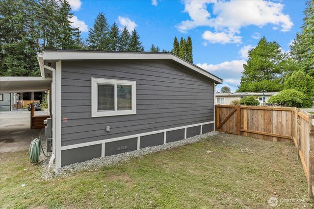 7701 Hardeson Road #37, Everett, WA 98203