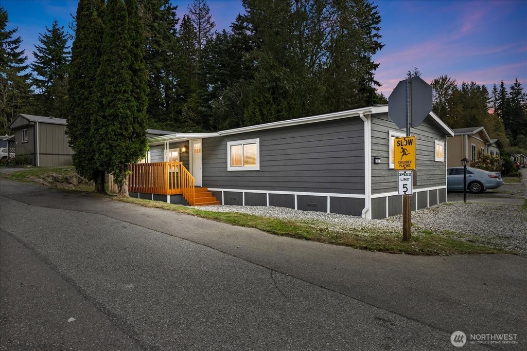 7701 Hardeson Road #37, Everett, WA 98203