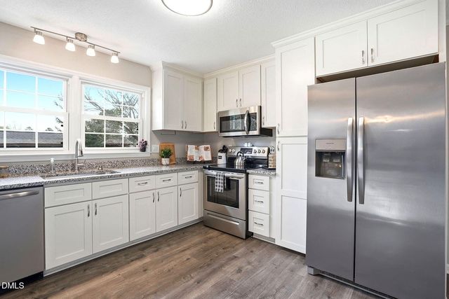 1200 Meadowlark Road, Dunn, NC 28334