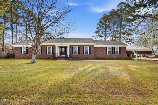 1200 Meadowlark Road, Dunn, NC 28334