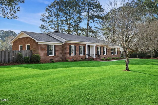 1200 Meadowlark Road, Dunn, NC 28334