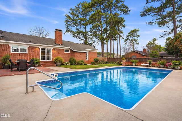 1200 Meadowlark Road, Dunn, NC 28334