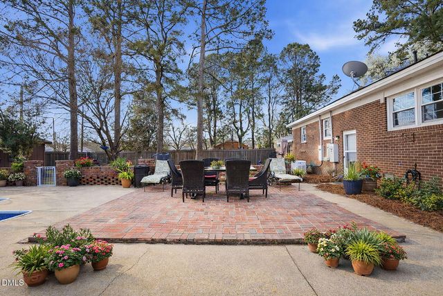 1200 Meadowlark Road, Dunn, NC 28334