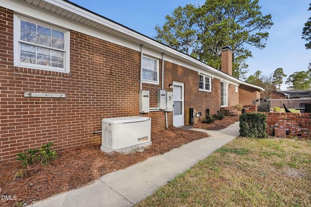 1200 Meadowlark Road, Dunn, NC 28334