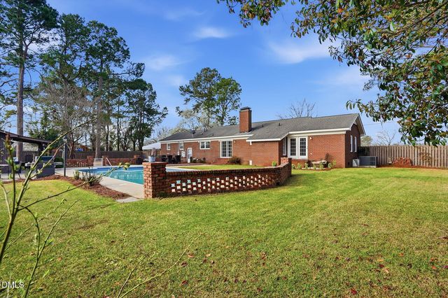 1200 Meadowlark Road, Dunn, NC 28334