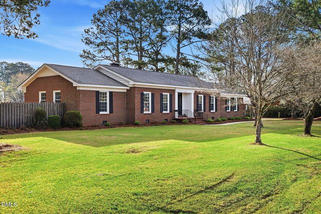 1200 Meadowlark Road, Dunn, NC 28334
