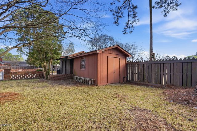 1200 Meadowlark Road, Dunn, NC 28334