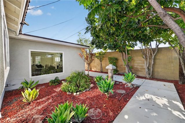 9211 Julie Beth, Cypress, CA 90630