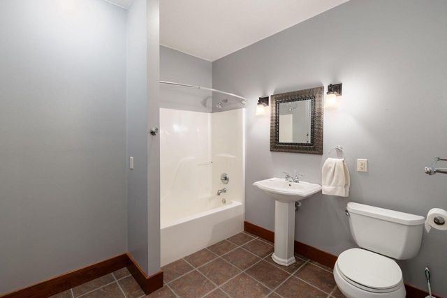 N2031 County Road F, La Crosse, WI 54601