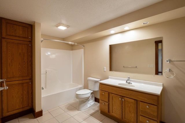 N2031 County Road F, La Crosse, WI 54601